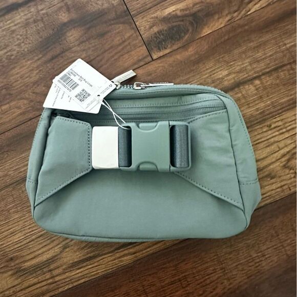 Lululemon Everywhere Belt Bag 2L Crater Blue NEW casual travel Fanny pack - Picture 3 of 8